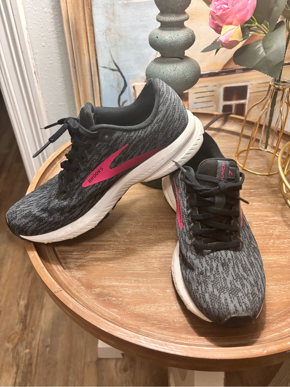 Brooks Women’s Gray Launch 7 Athletic Sneakers with Pink Accents
